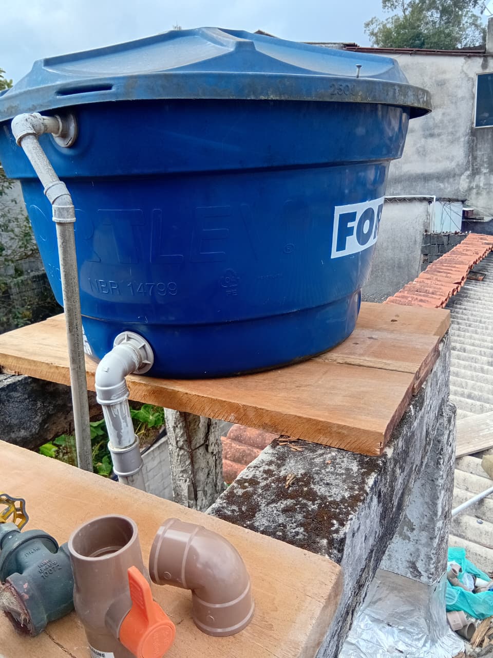 Serviço de instalação de Caixas d'água.